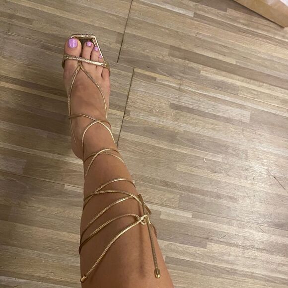 Shcutz Vikki golden heeled sandals, size 8 - Picture 6 of 14